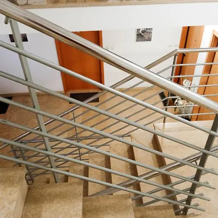 Centre, Modern App 2+2, Free Parking Apartman Pula