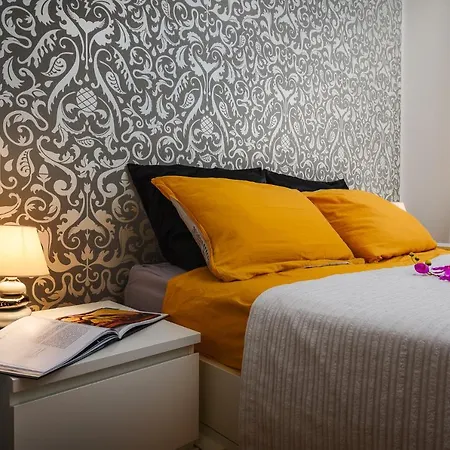 Centre, Modern App 2+2, Free Parking Apartman *