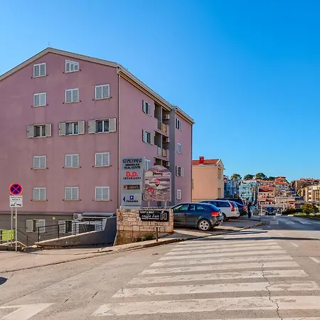 Centre, Modern App 2+2, Free Parking Apartment